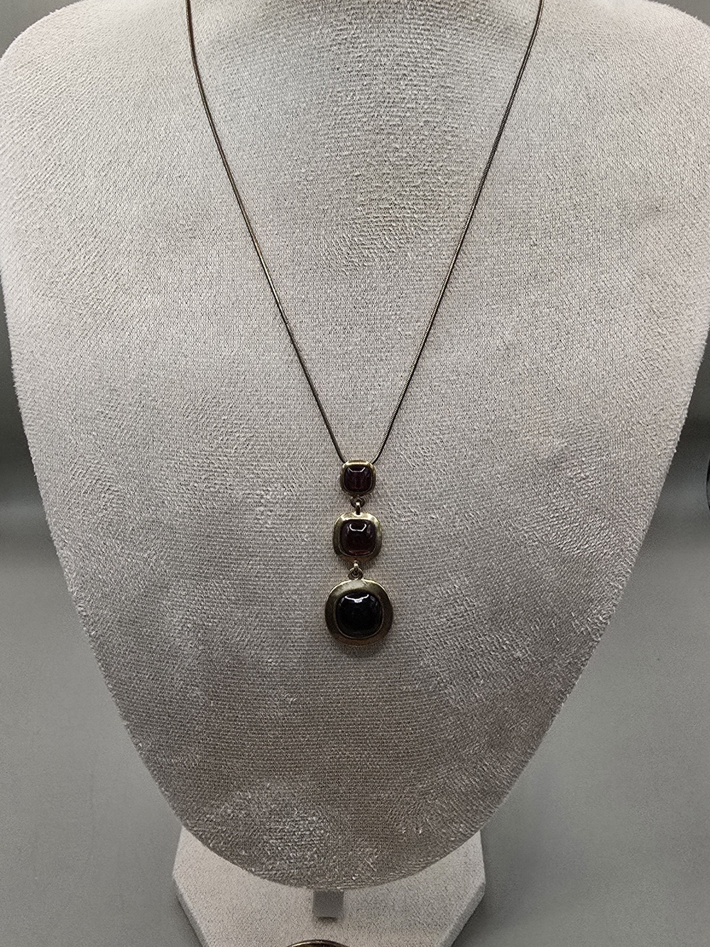 Three-Drop Black Stone Pendant Necklace - Women Jewelry